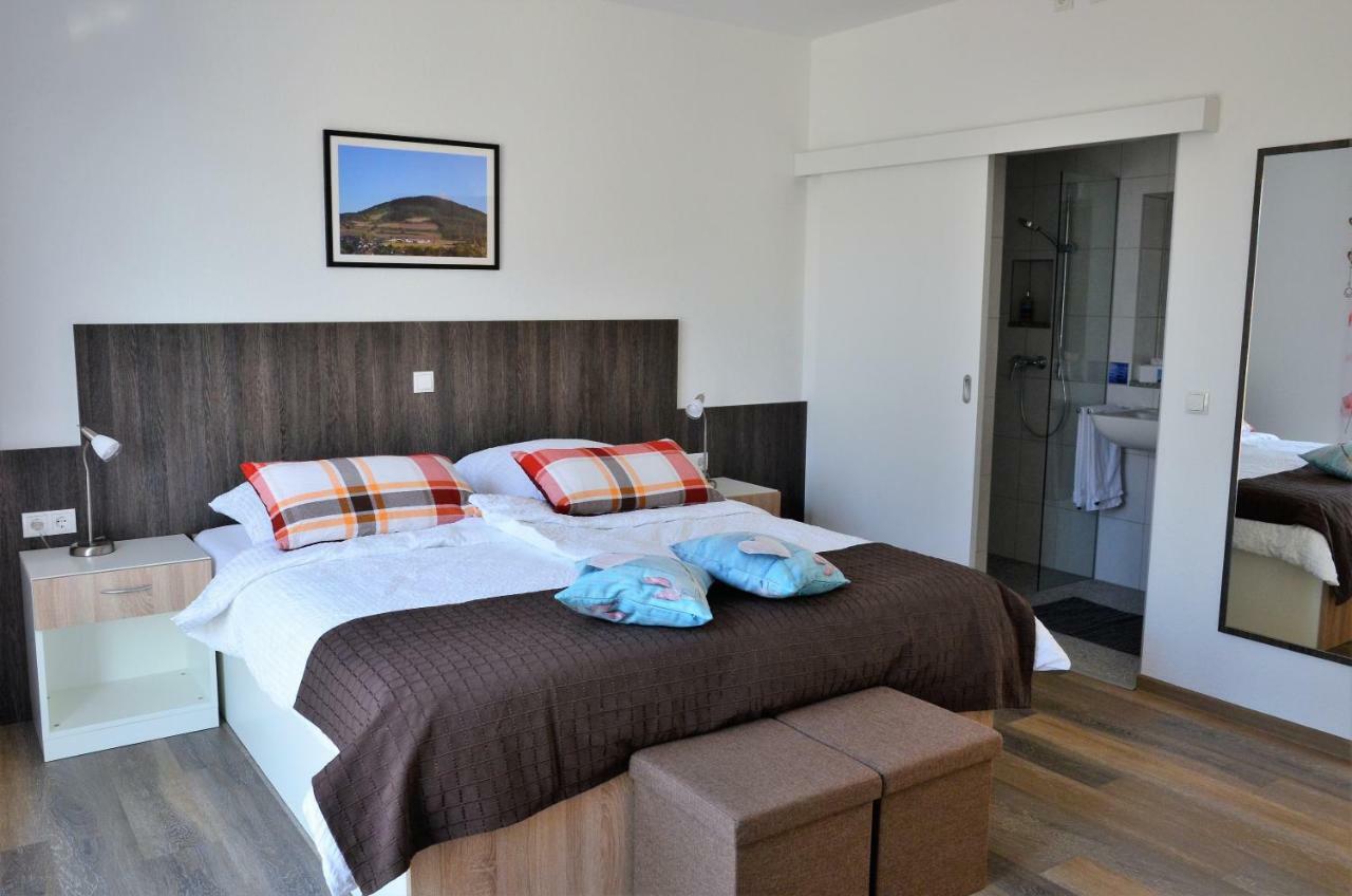 Gaestehaus Am Hochsimmer Ettringen  Εξωτερικό φωτογραφία