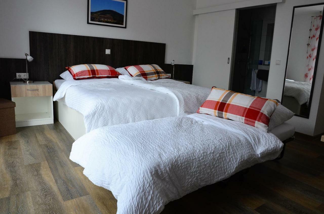 Gaestehaus Am Hochsimmer Ettringen  Εξωτερικό φωτογραφία